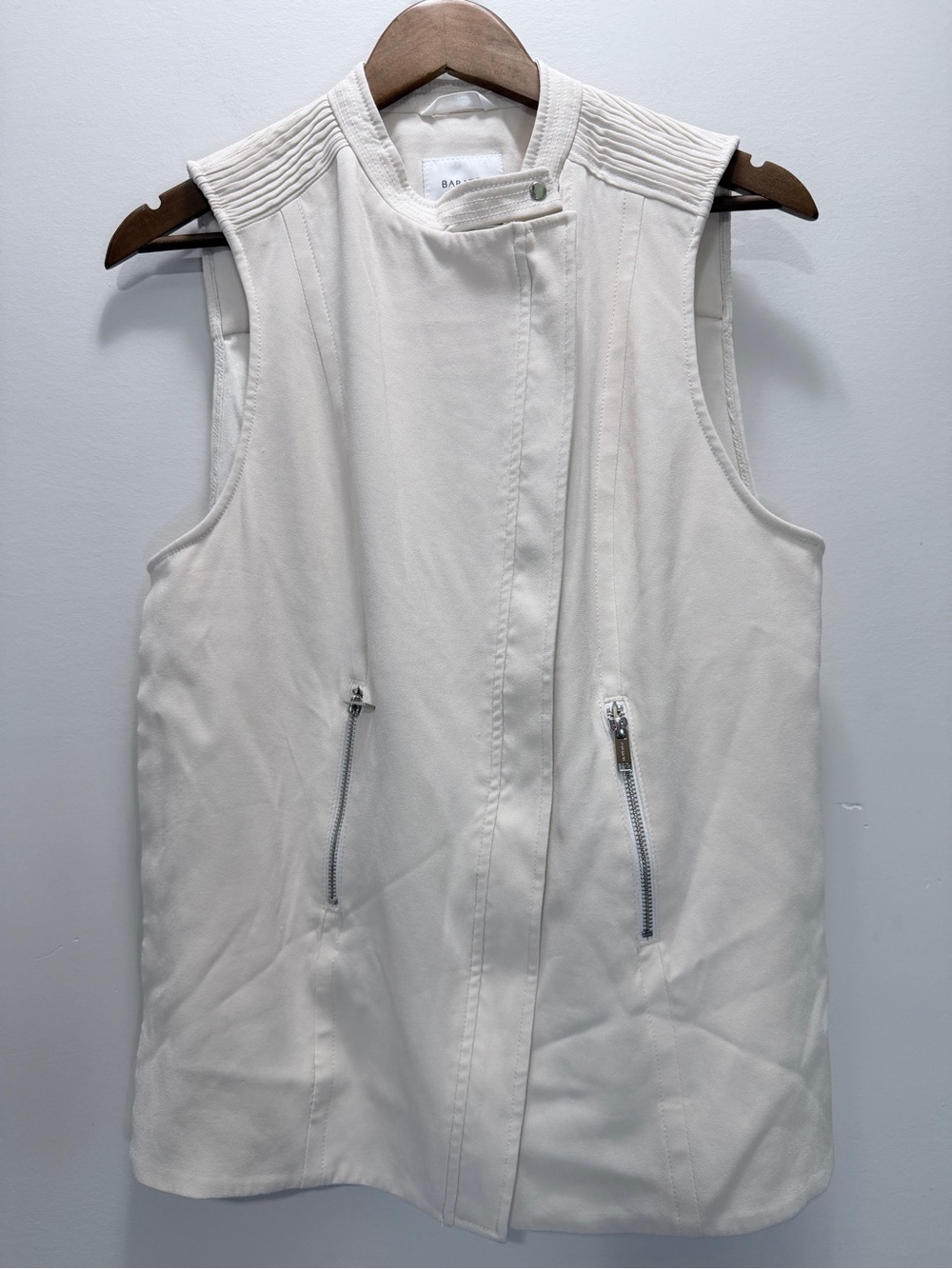Aritzia Babaton Cream Sleeveless Zip-Front Moto Vest Size 6
